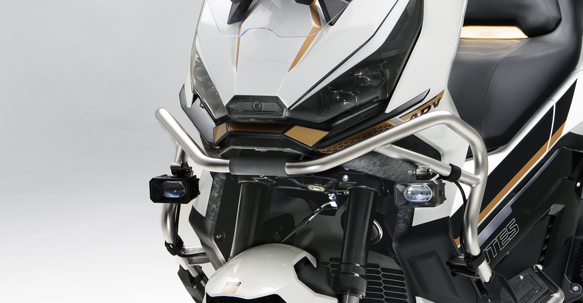 Các trang bị hi-tech trên xe tay ga Zontes 368G