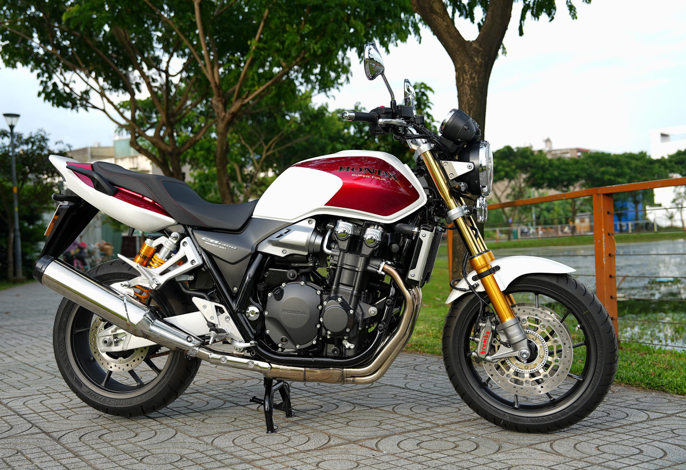 Khung thép chắc chắn trên CB1300SF SP