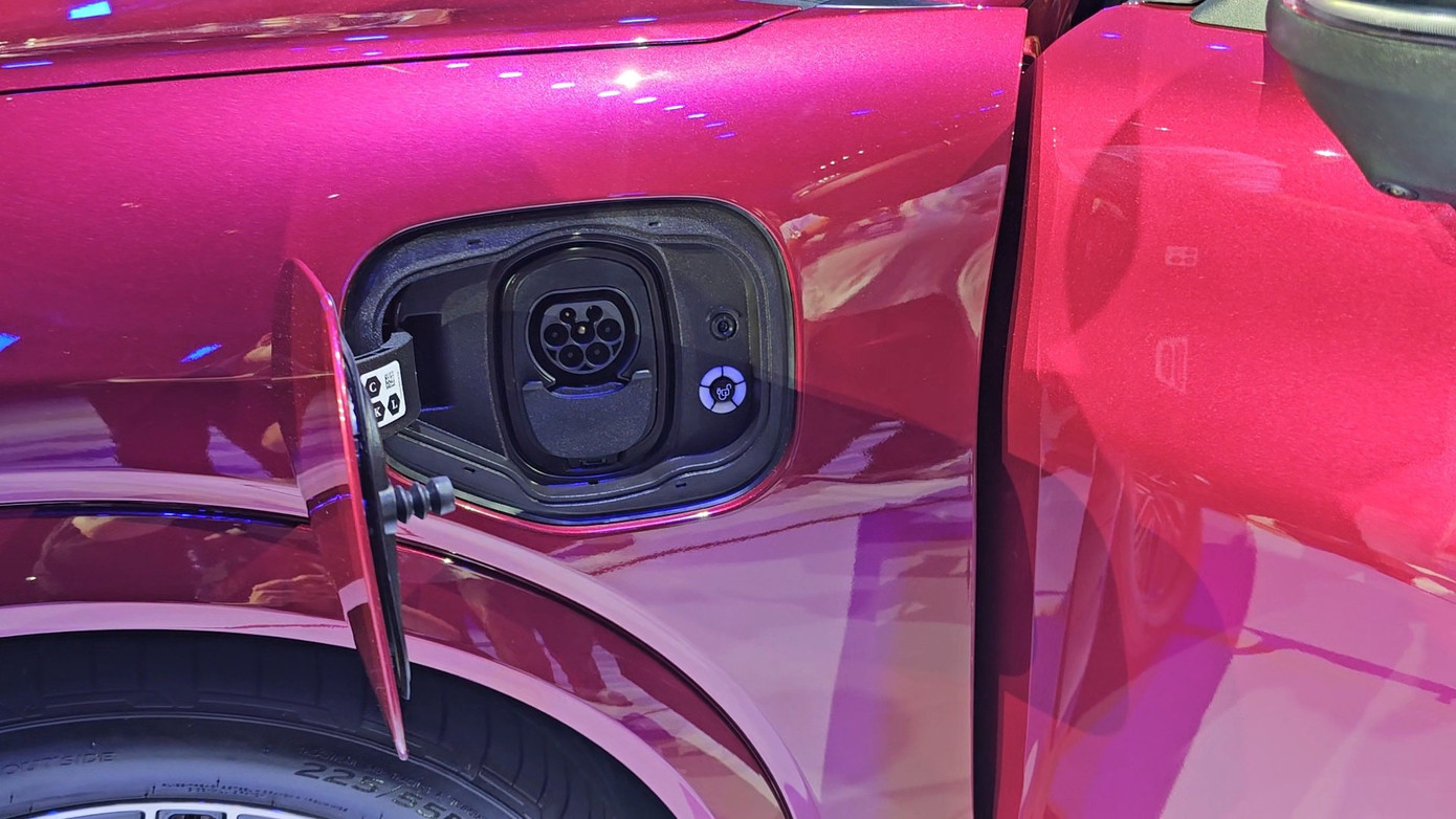 Mạng lưới trạm sạc đang phát triển cho xe điện Ford
