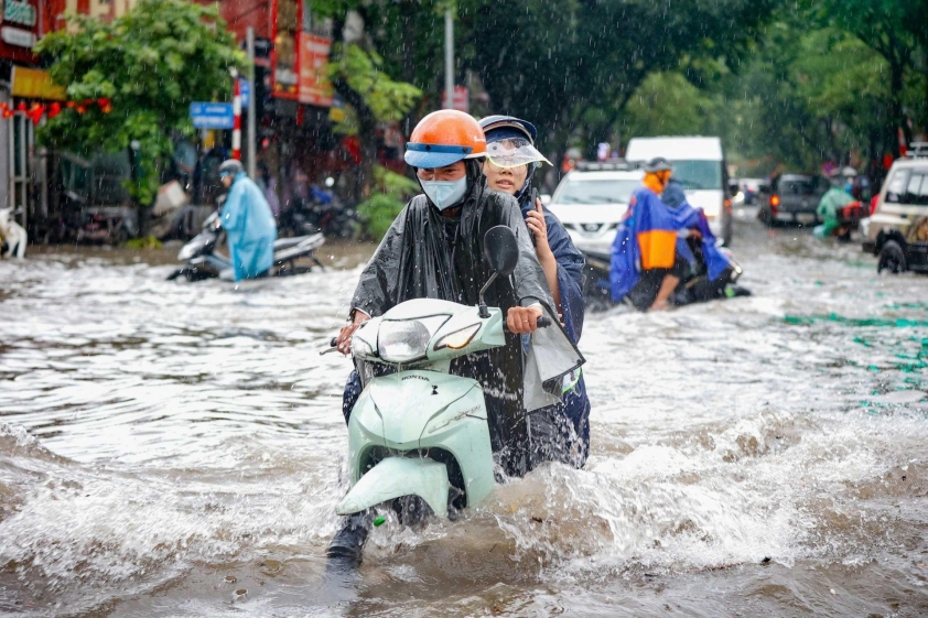 Chạy xe qua đường ngập an toàn