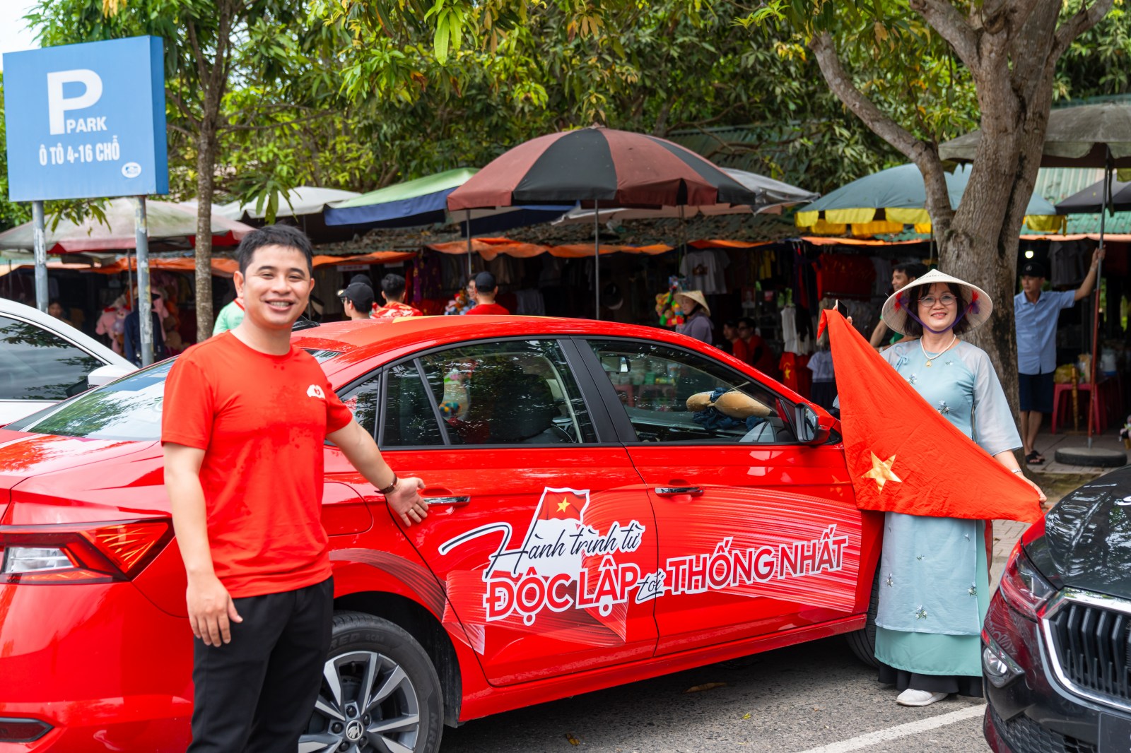 Hoạt động của đoàn xe tại Làng Sen