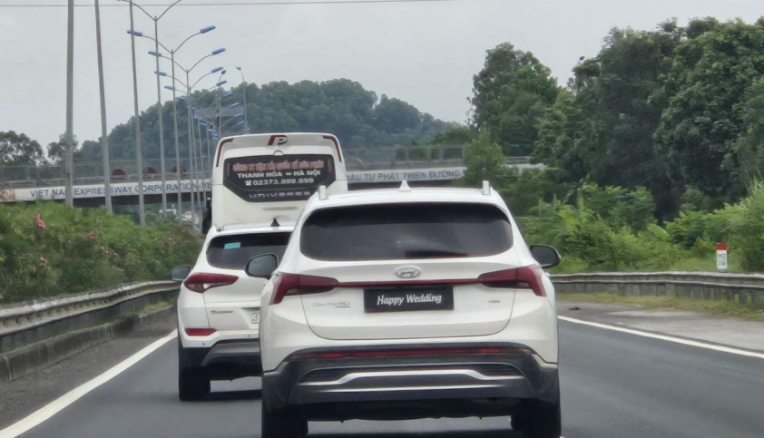 Lực lượng CSGT làm nhiệm vụ trên cao tốc
