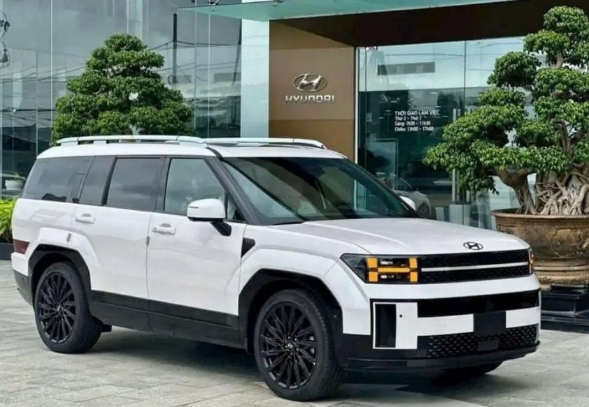 Santa Fe bên cạnh các mẫu SUV khác