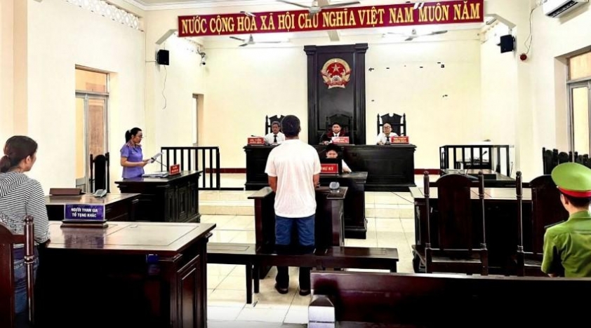 Khung cảnh bãi biển yên bình sau sự cố