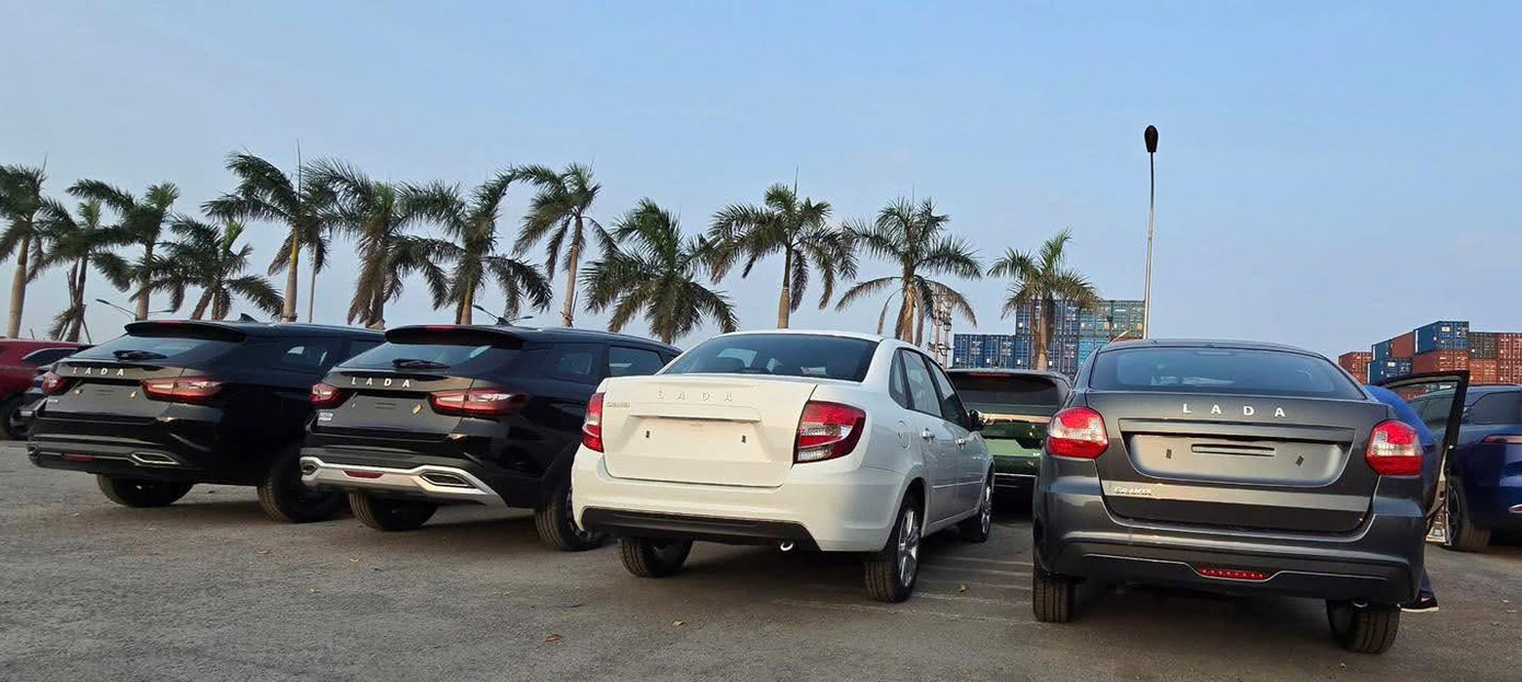 Lô xe Lada nhập khẩu về Việt Nam