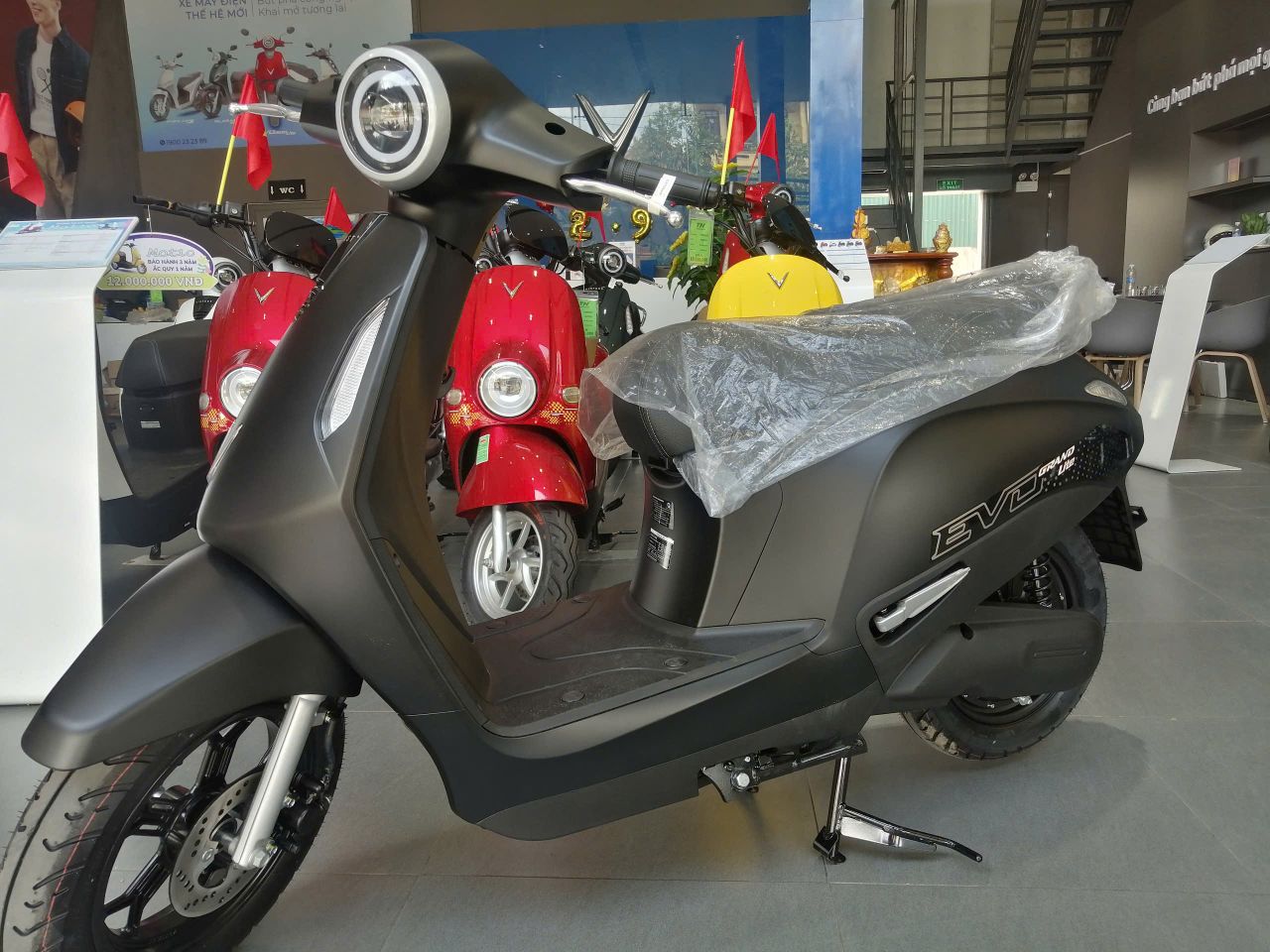 Cốp xe VinFast Evo Grand