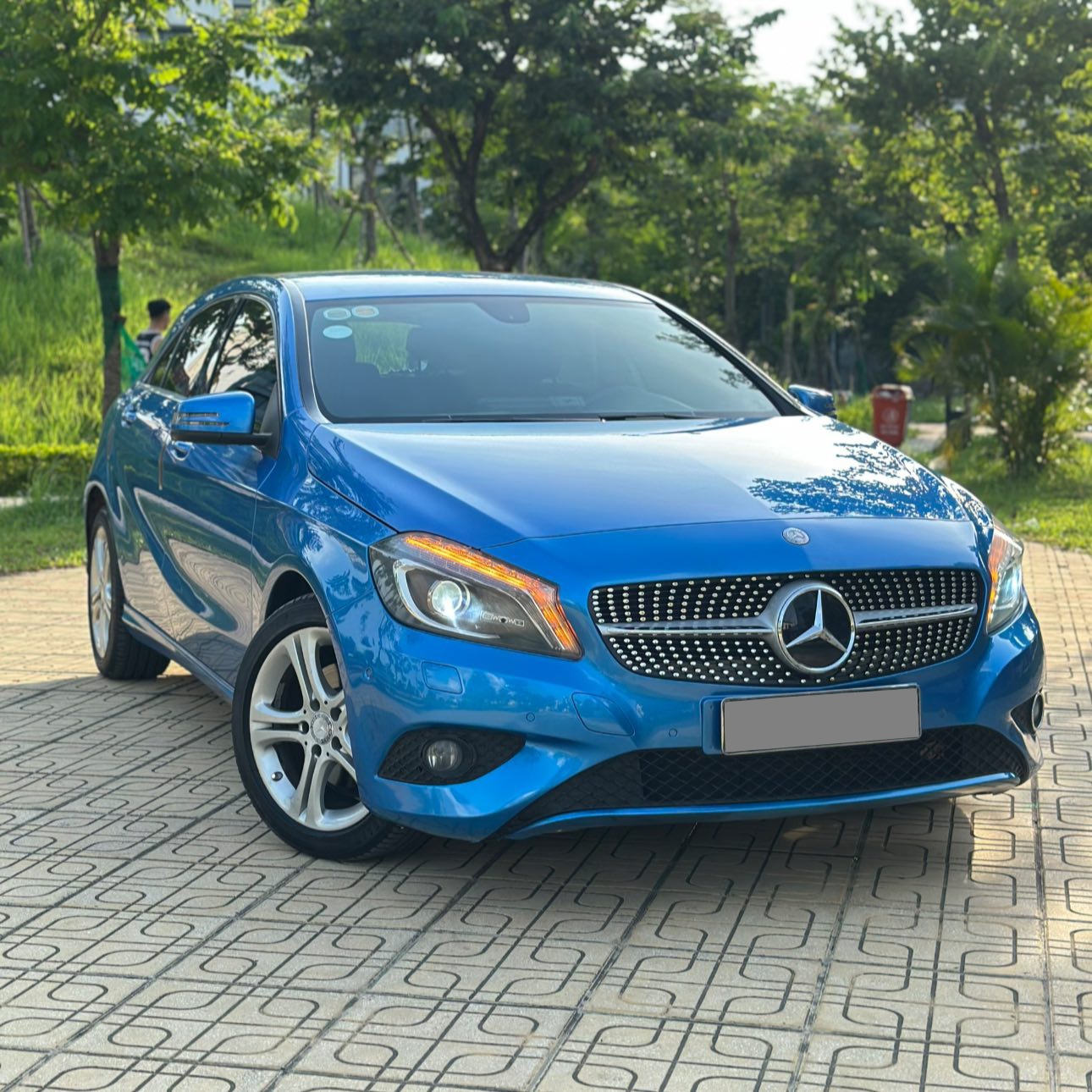 Mặt ngoài xe Mercedes-Benz A-Class