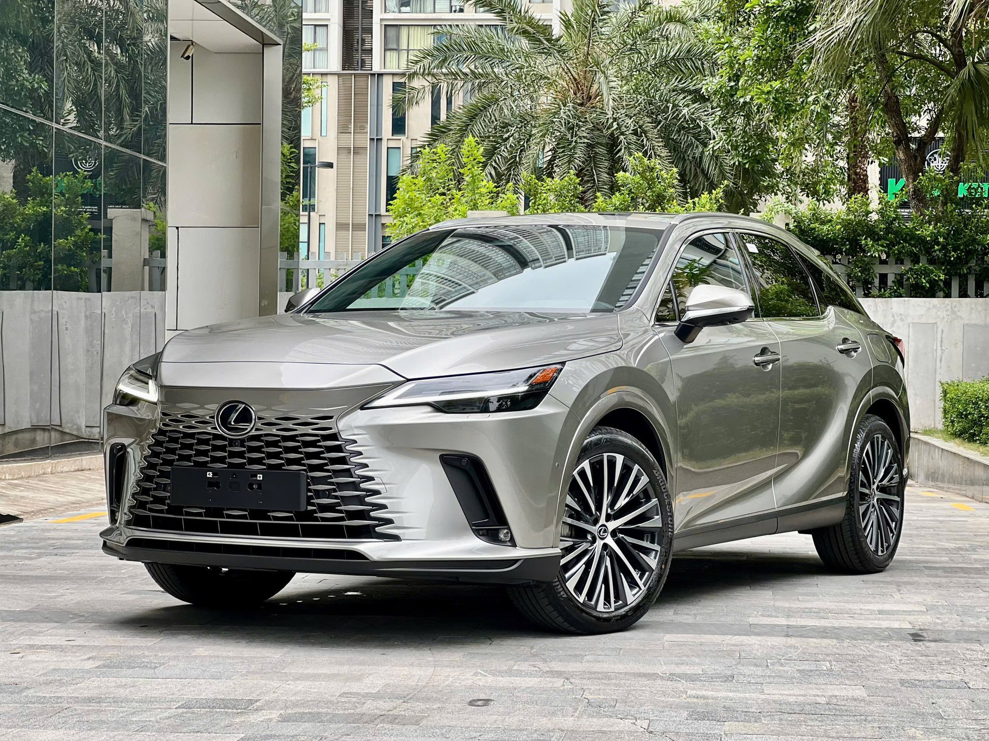 Lexus RX 350 công nghệ hybrid tiên tiến
