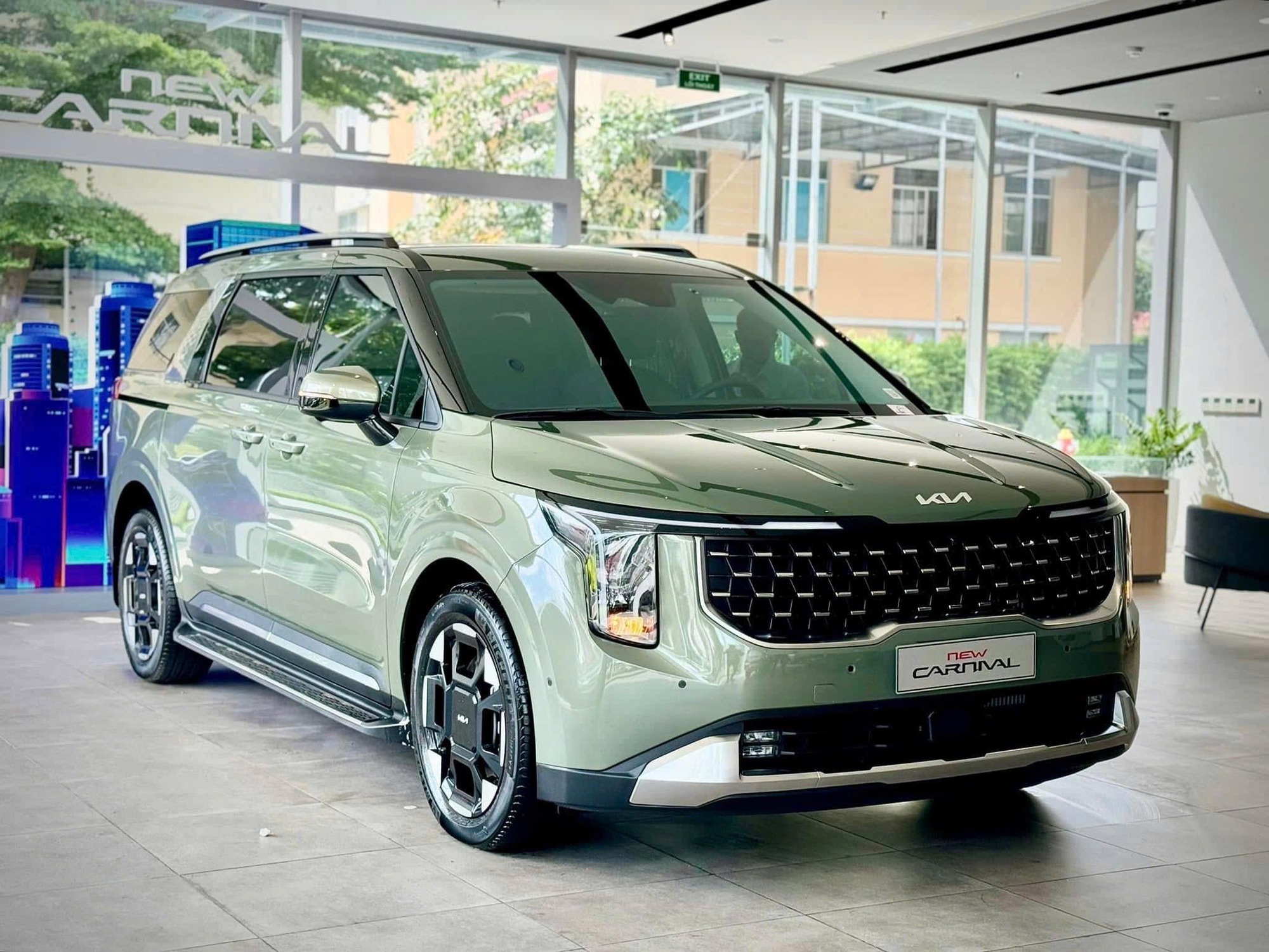 Kia Carnival MPV nhiều tiện ích cho gia đình lớn