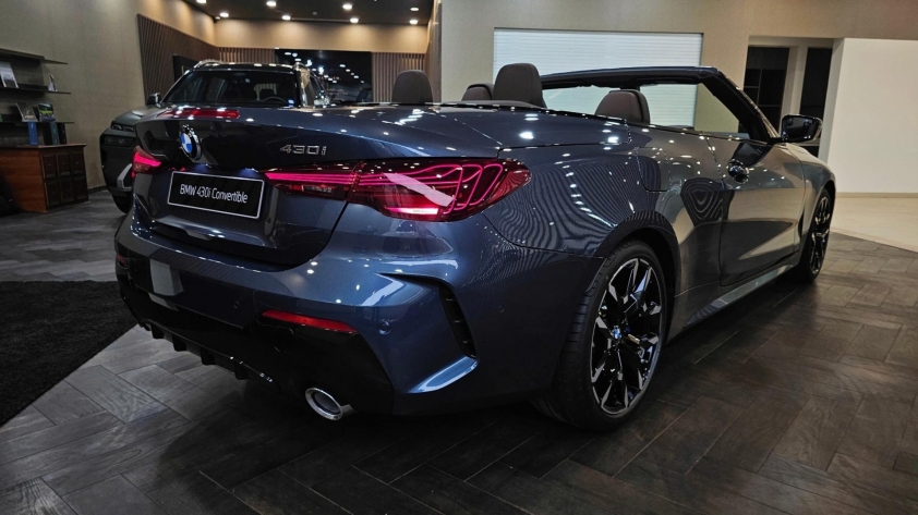 Tiện nghi nội thất BMW 4 Series Convertible 2025