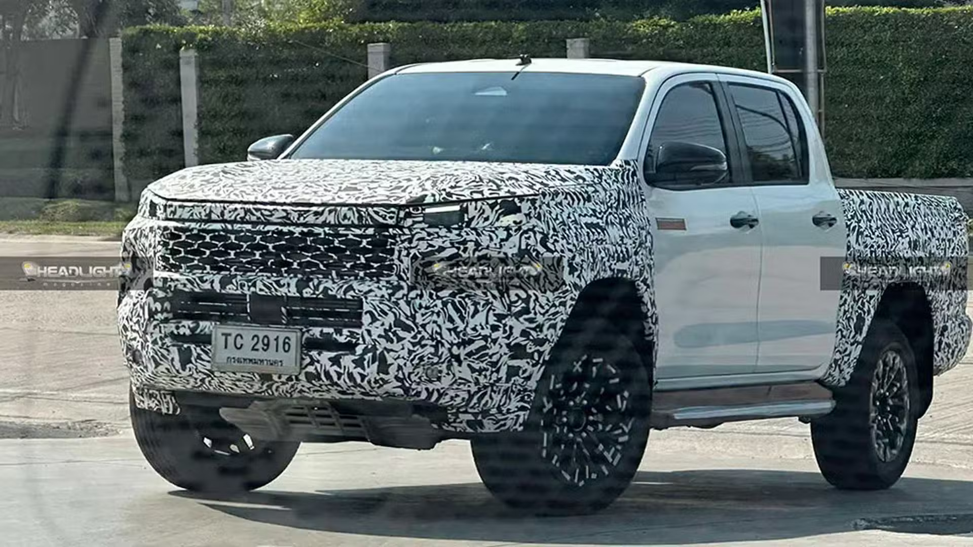Động cơ hybrid Toyota Hilux 2026