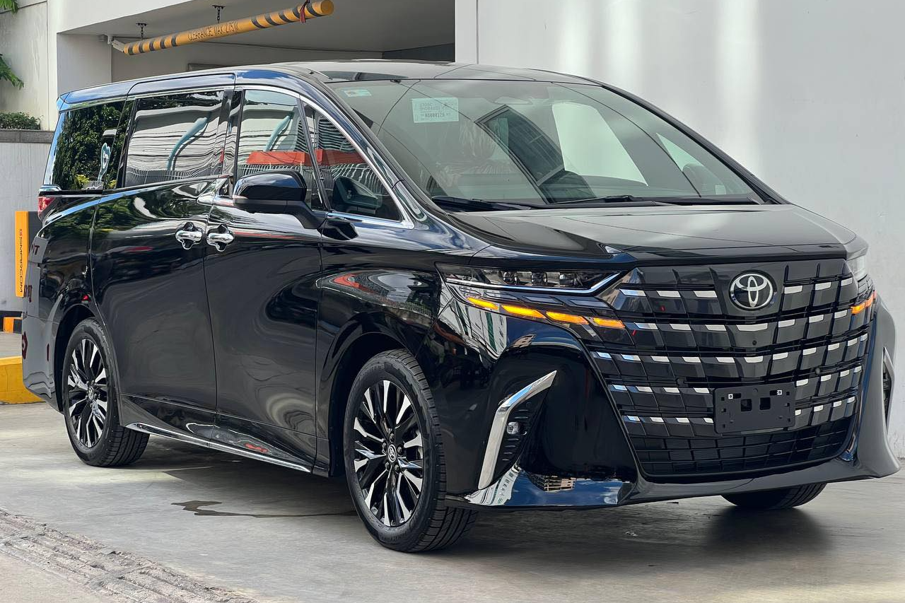 Toyota Alphard với nội thất sang trọng
