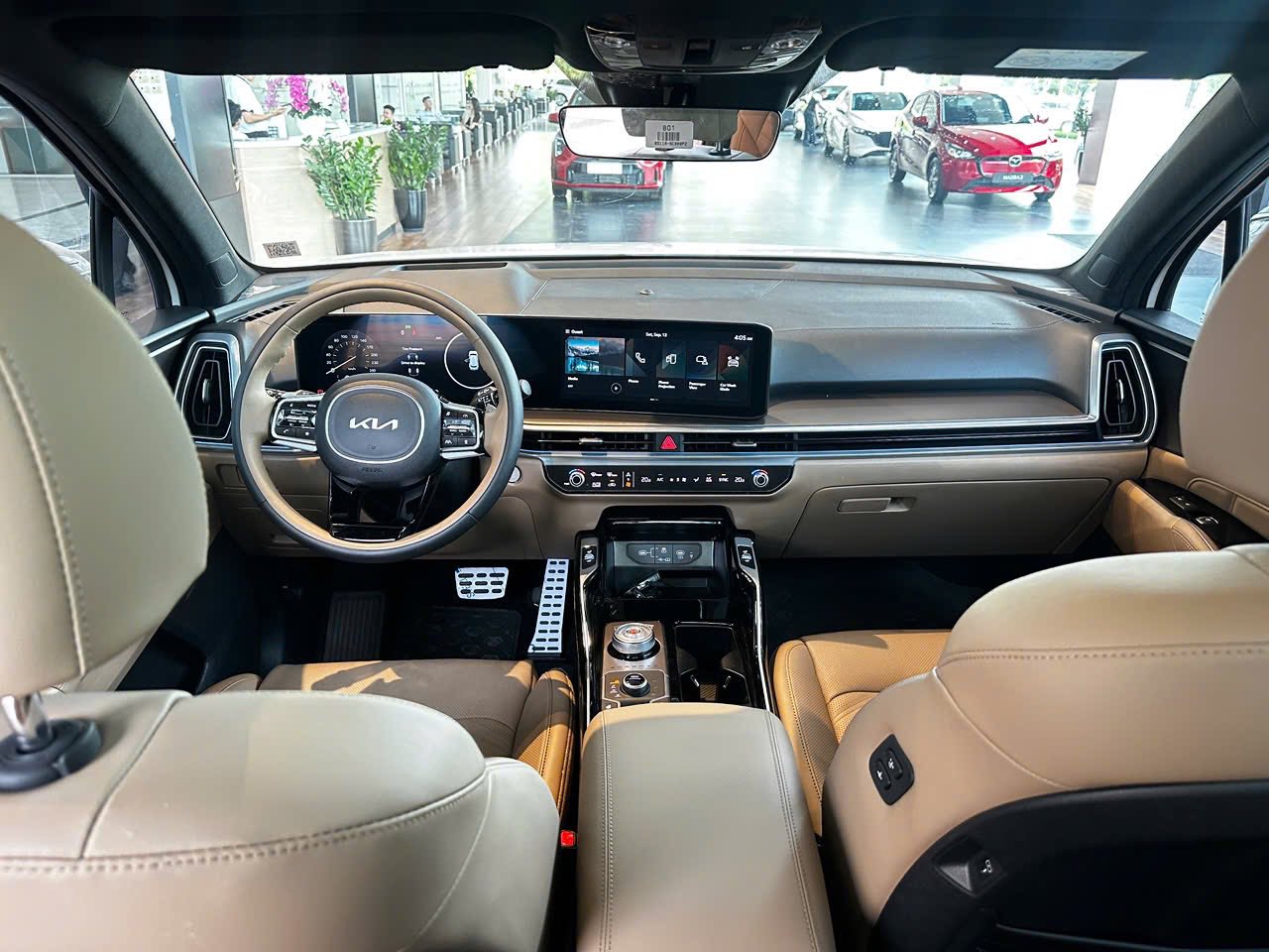 Màn hình đôi trong nội thất Kia Sorento