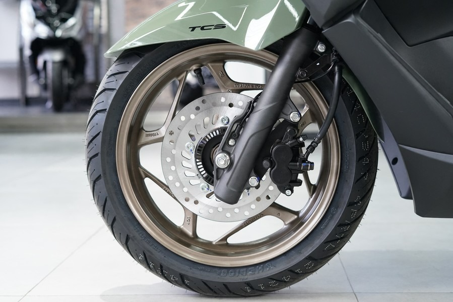 Bảng đồng hồ TFT và hệ thống công nghệ thông minh