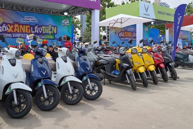 Xe máy điện nhỏ gọn, hiện đại