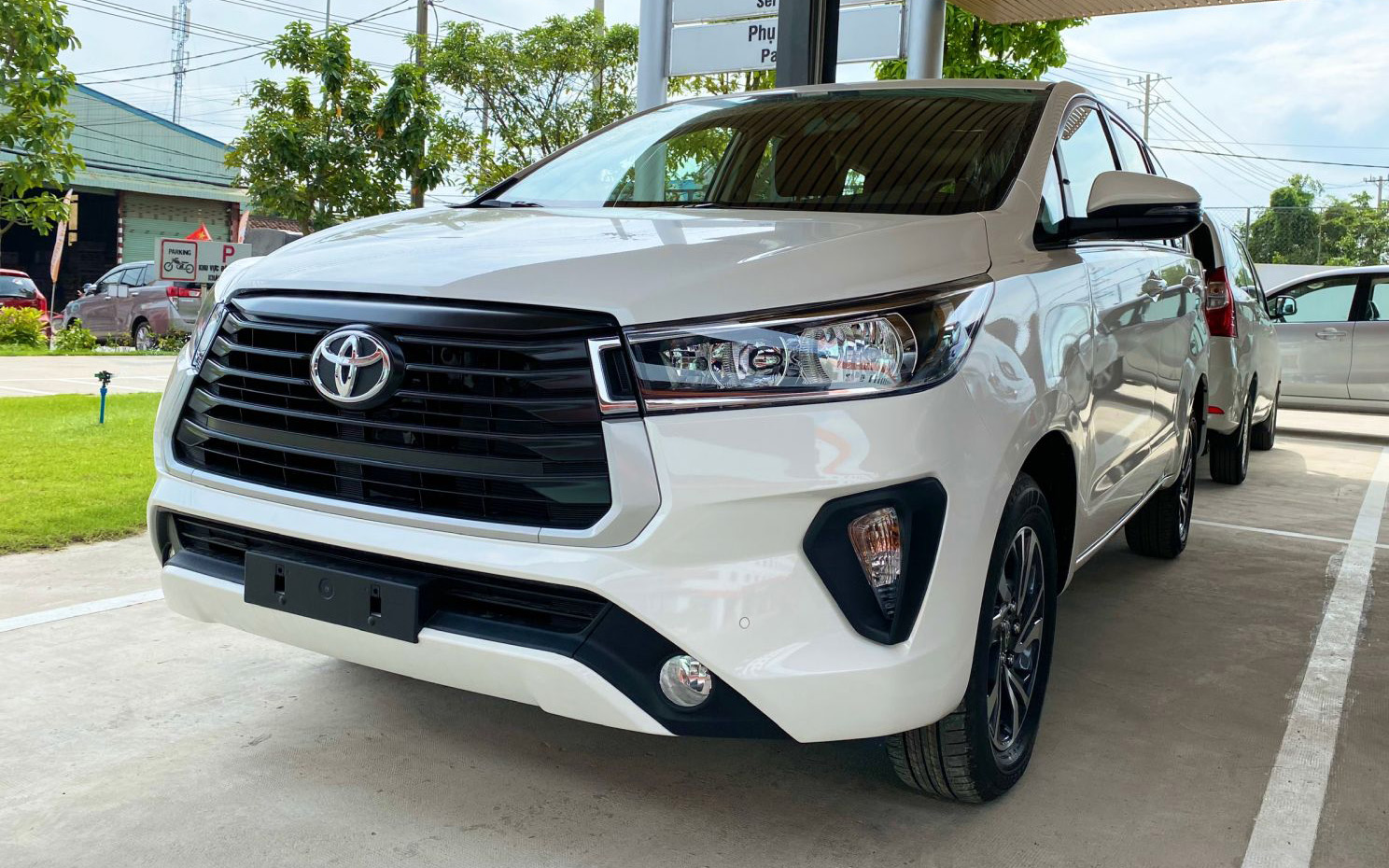 Toyota Innova bán hết lô cuối cùng