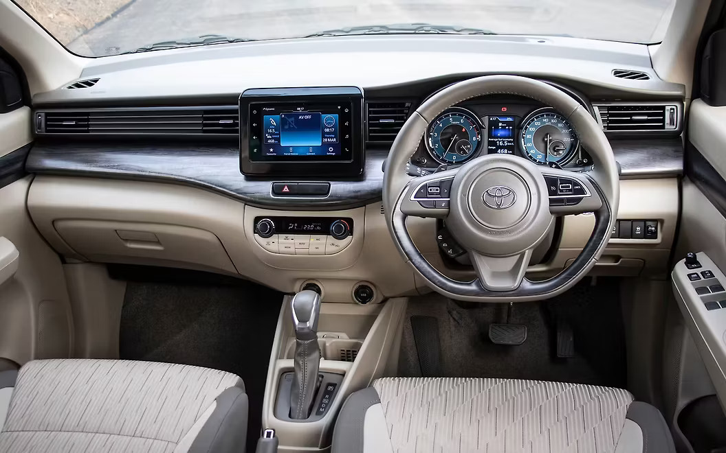 Toyota Rumion - MPV giống Ertiga có giá quy đổi 308 triệu đồng, xăng chưa đến 5 lít/100km, về Việt Nam dễ hút dân dịch vụ- Ảnh 6. Màn hình cảm ứng trên Toyota Rumion