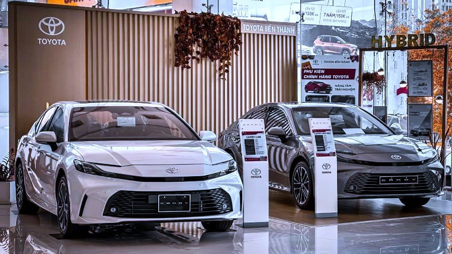 Loạt xe hybrid chạy đua giảm giá dịp cuối năm- Ảnh 2. Xe Honda HR-V e:HEV RS giảm giá