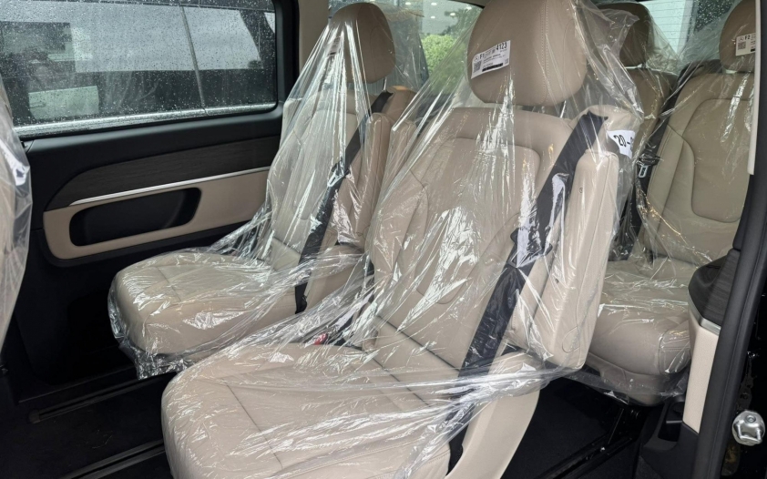 Hàng ghế giữa của Mercedes-Benz V-Class 2025