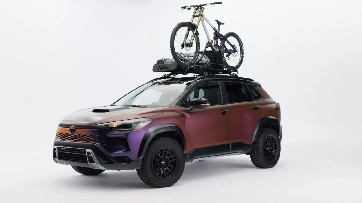 Nội thất cải tiến với khoang hành lý độc đáo Khoang hành lý Toyota Corolla Cross bản offroad thiết kế lạ