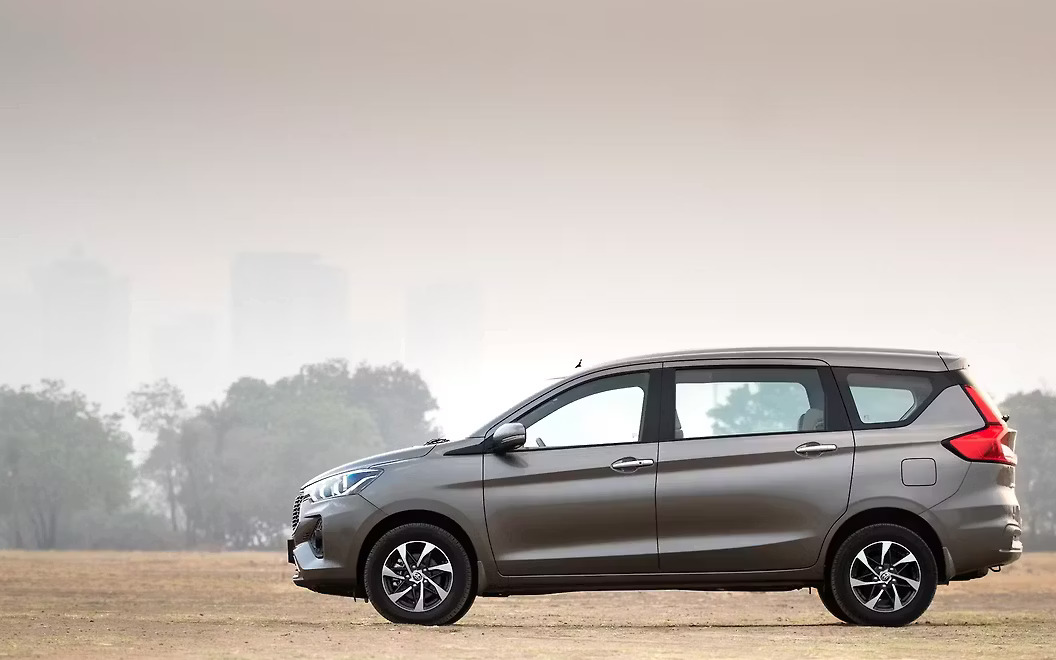 Toyota Rumion - MPV giống Ertiga có giá quy đổi 308 triệu đồng, xăng chưa đến 5 lít/100km, về Việt Nam dễ hút dân dịch vụ- Ảnh 5. Nội thất Toyota Rumion gần như nguyên bản từ Ertiga