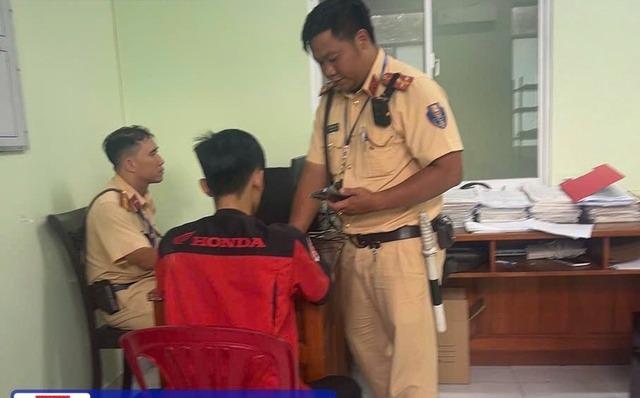 Nhóm thanh thiếu niên chạy xe gây rối Hình ảnh nhóm thanh thiếu niên tụ tập chạy xe gây rối