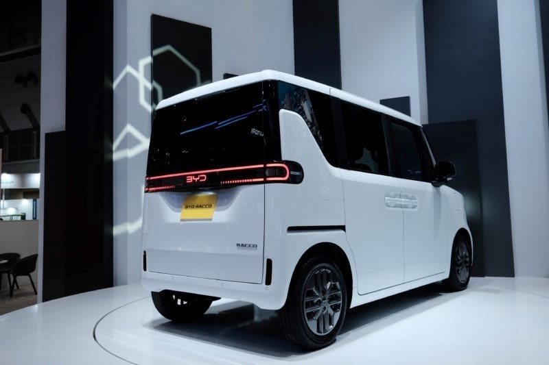 Cửa lùa phía sau tiện lợi trên BYD Racco