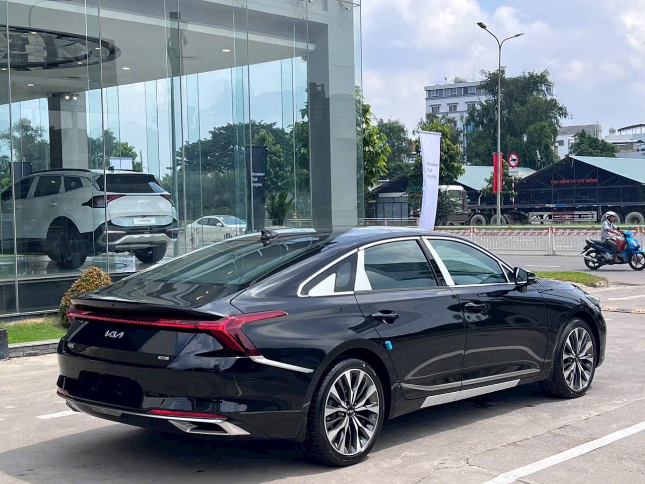 Kia K8 không dành cho số đông