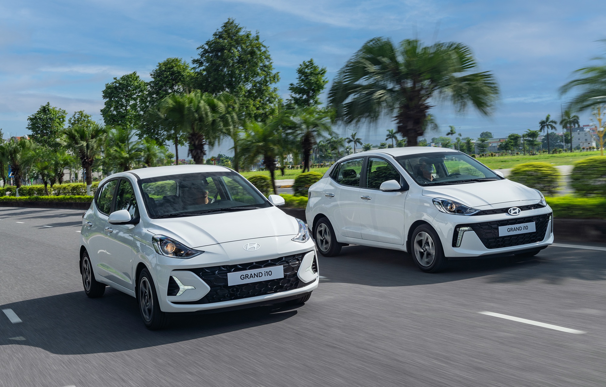 Hyundai chơi lớn: Bảo hành tăng lên tới 8 năm, giảm giá hàng loạt xe đến 200 triệu đồng, MPV thậm chí 'đọ giá' xe cỡ A- Ảnh 4. Ưu đãi bảo dưỡng và quà tặng hấp dẫn