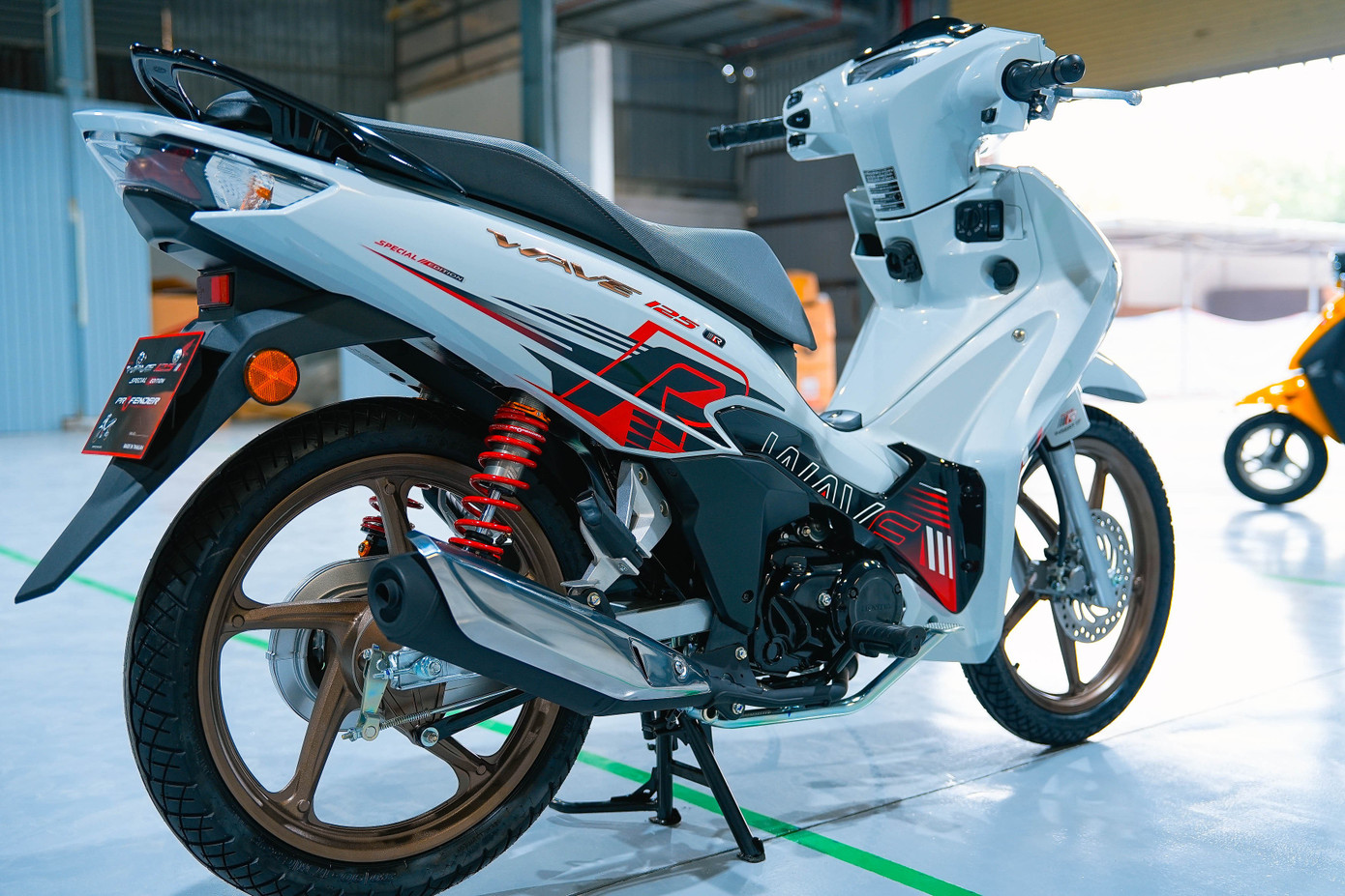 Phiên bản giới hạn Honda Wave 125 R Special Edition Profender