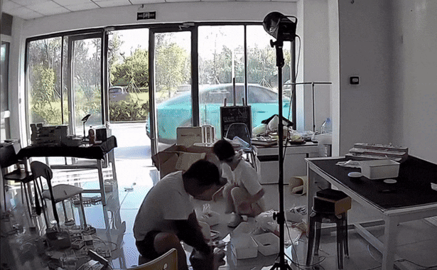 Đoạn video thể hiện xe tự chạy không người lái