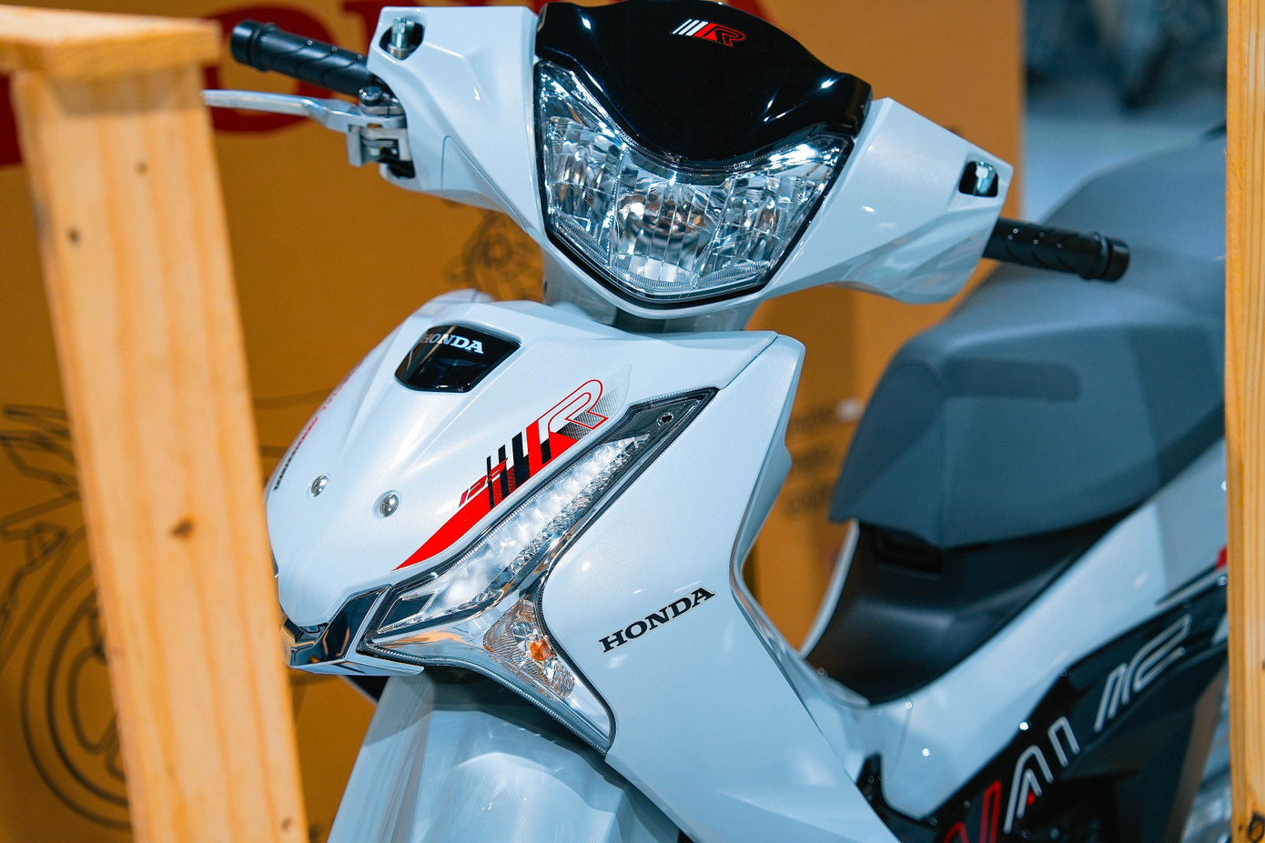 Thiết kế thân xe Honda Wave Profender