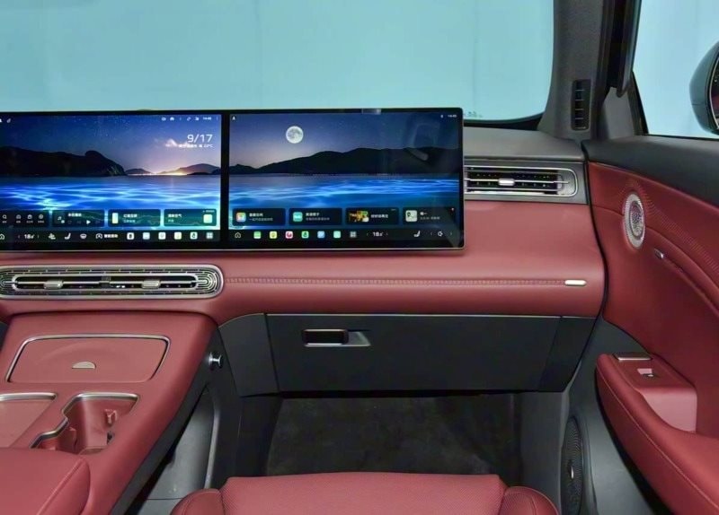 Bộ pin và hệ truyền động của mẫu xe hybrid