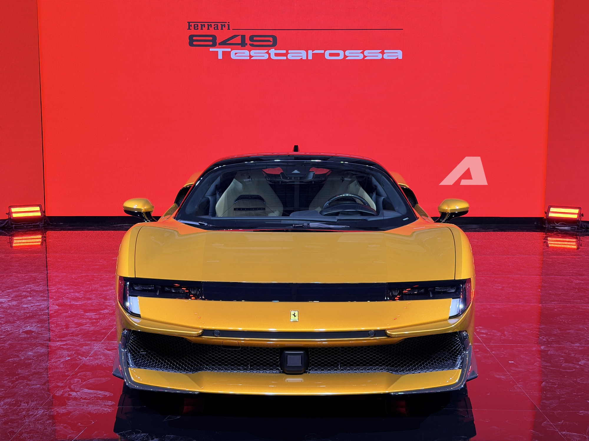 Ngoại thất chi tiết của siêu xe Ferrari mới