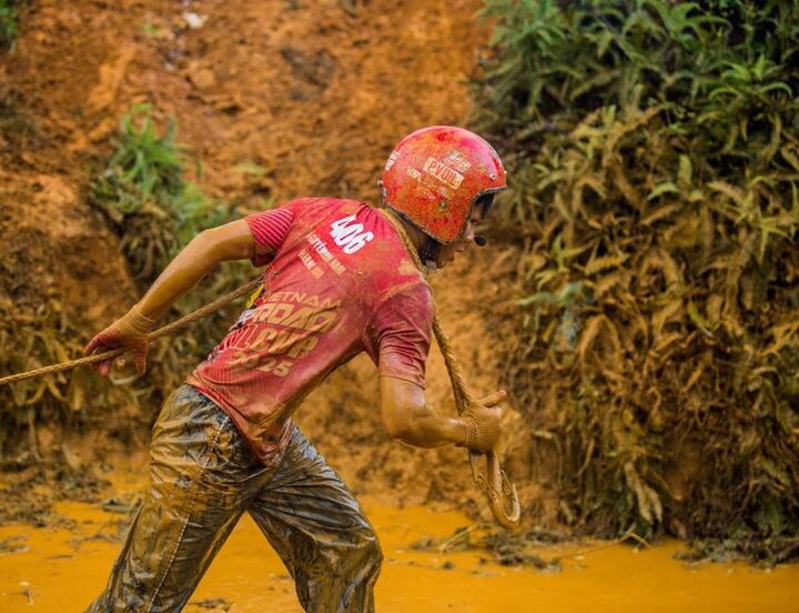 Điều kiện thời tiết gây thêm phần khó khăn cho cuộc đua Thời tiết ảnh hưởng đến giải đấu