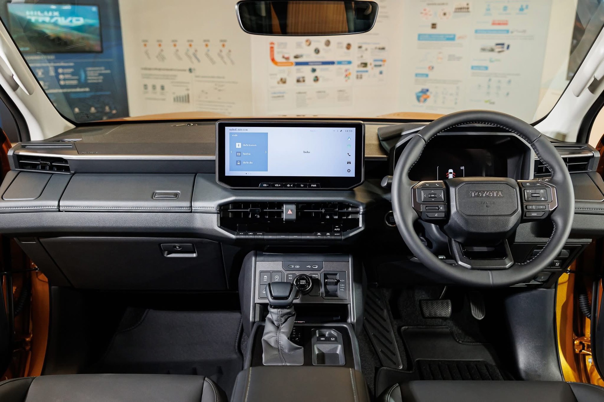 Nội thất Toyota Hilux mới