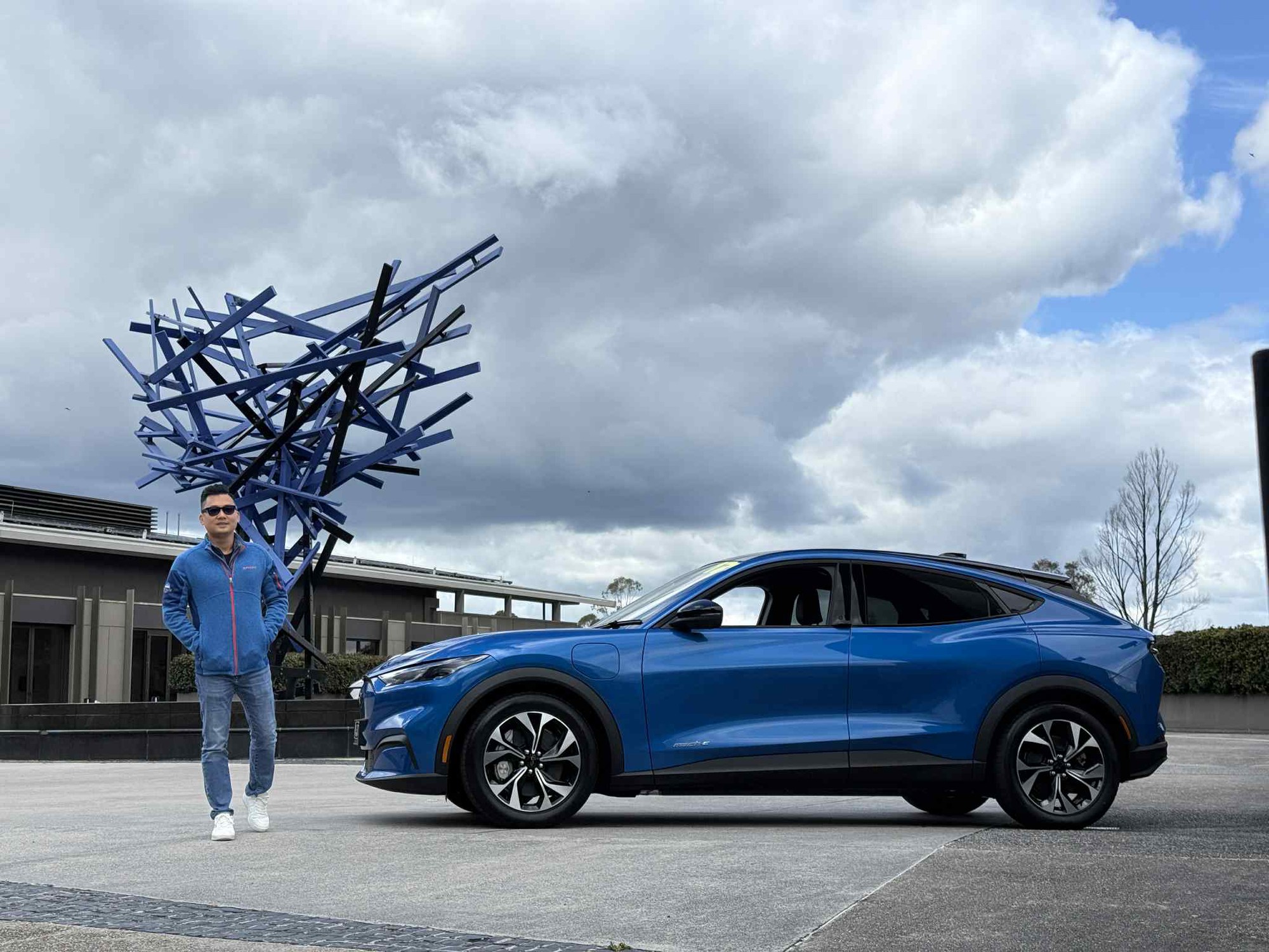 Cảm nhận cầm lái mạnh mẽ của Ford Mustang Mach-E