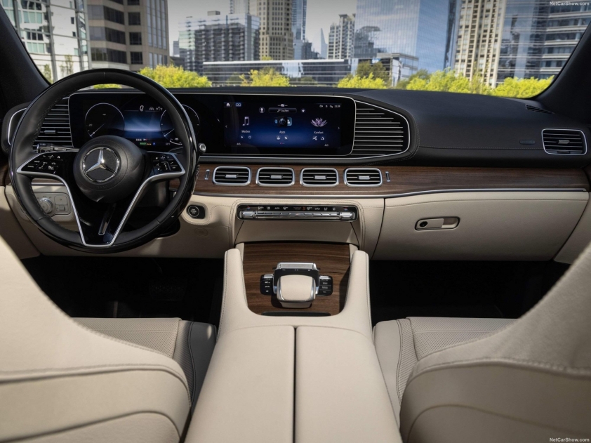 Mercedes-Benz GLE 400e 5 Mercedes-Benz GLE 400e phiên bản tại Việt Nam