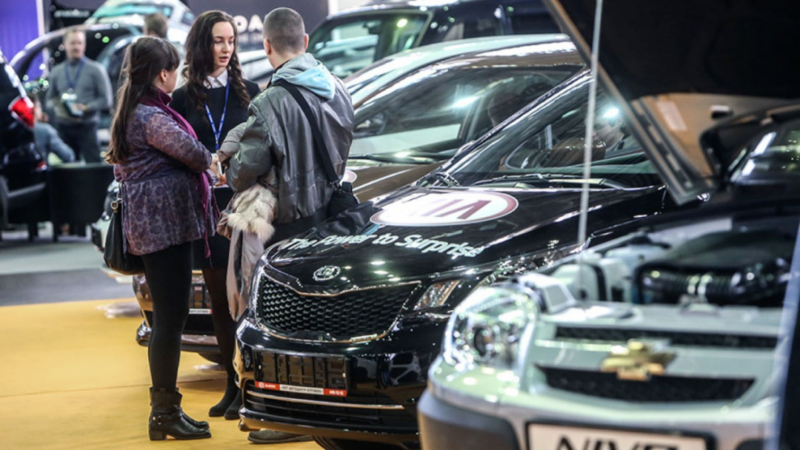 Doanh số sụt giảm và showroom đóng cửa Showroom đóng cửa tại Nga