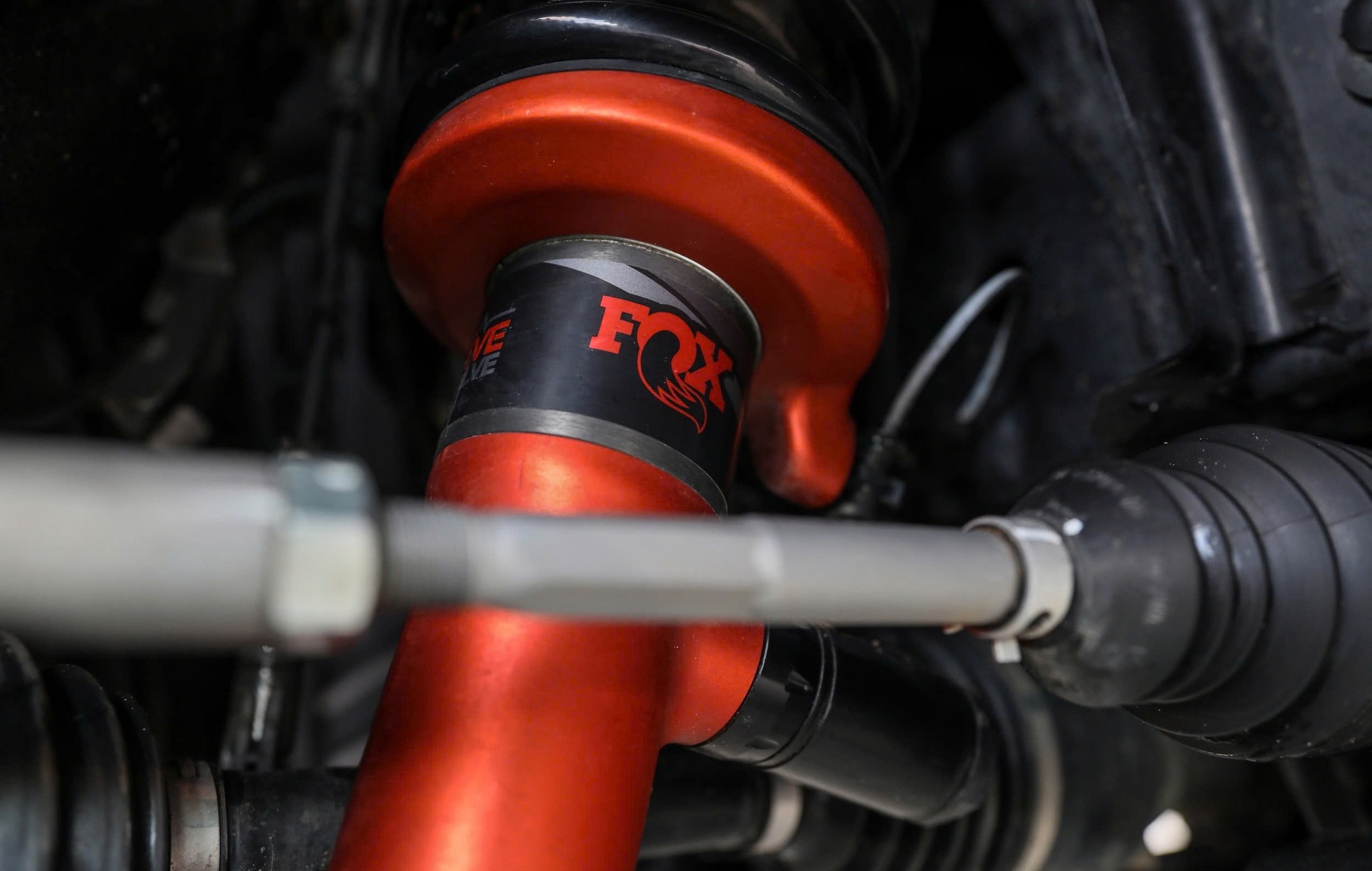 Chi tiết ngoại thất thể thao của Ford Ranger Raptor Sport Decal Raptor và thanh sport hoop