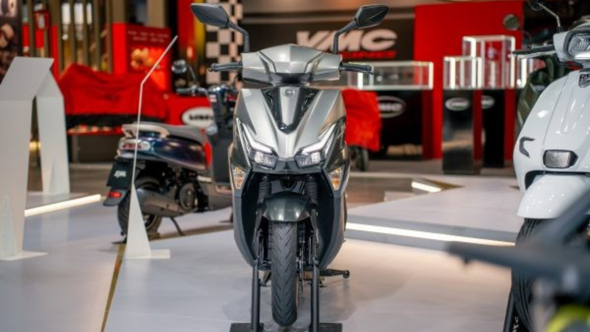 'Ông hoàng xe ga' 125cc ra mắt: trang bị hiện đại, tiêu thụ 1,9L/100 km thách thức Honda Air Blade- Ảnh 2. Màn hình LCD kỹ thuật số trên SYM ECHS 125