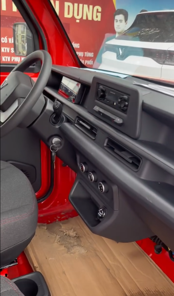 Bảng điều khiển trung tâm trên VinFast EC Van