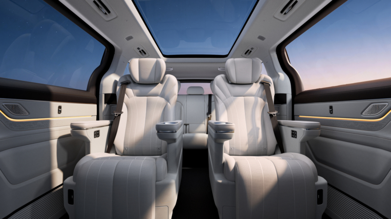 Khoảng cách giữa các hàng ghế Galaxy V900