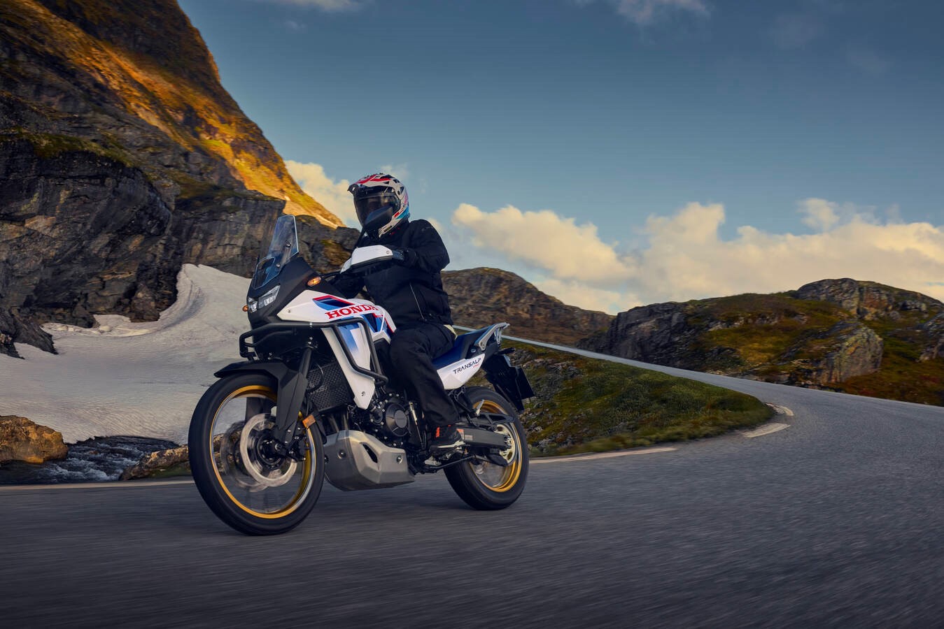 Mô tô tầm trung tại Việt Nam với tiến bộ công nghệ