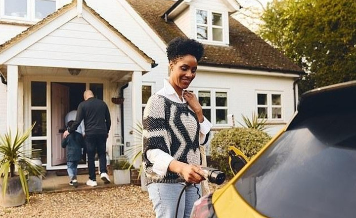 Người Anh hài lòng với việc sử dụng xe điện Người dùng xe điện tại Anh