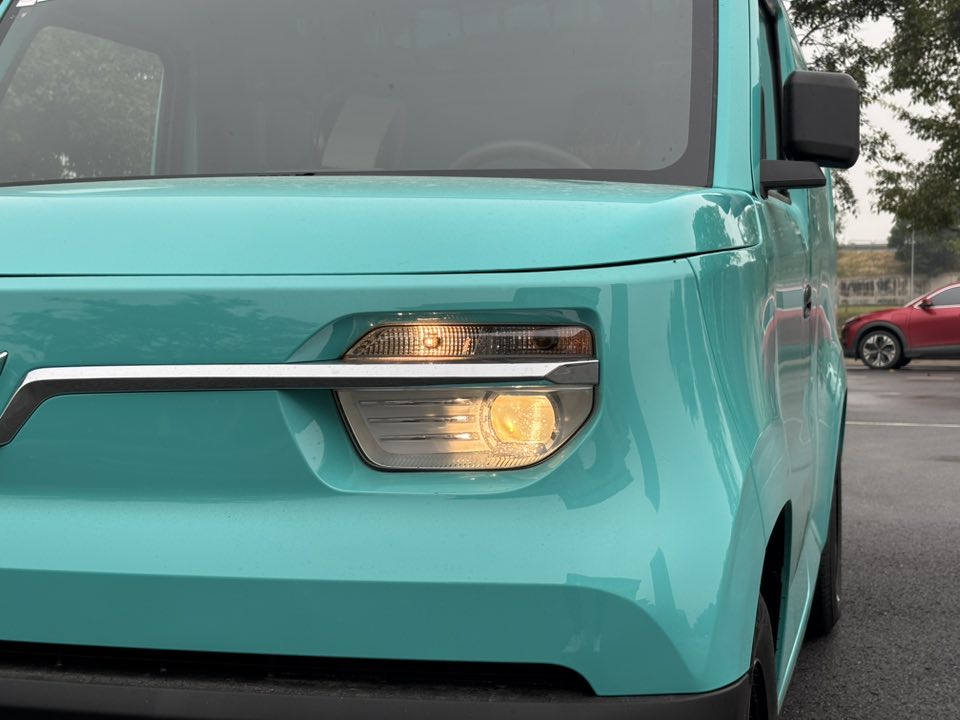 Cụm đèn halogen trước của VinFast EC Van Đèn halogen phía trước xe