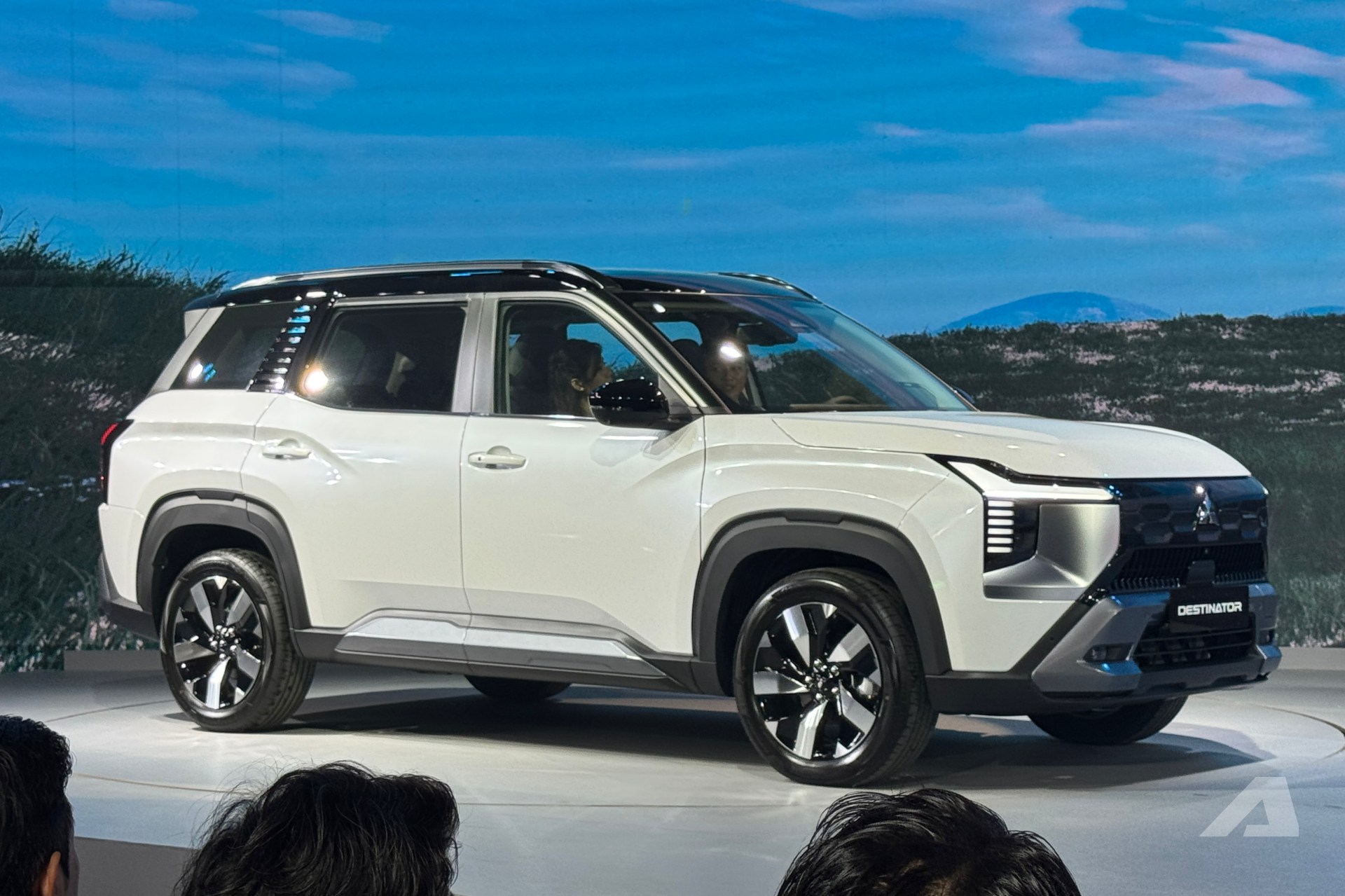 Ngoại thất Mitsubishi Destinator