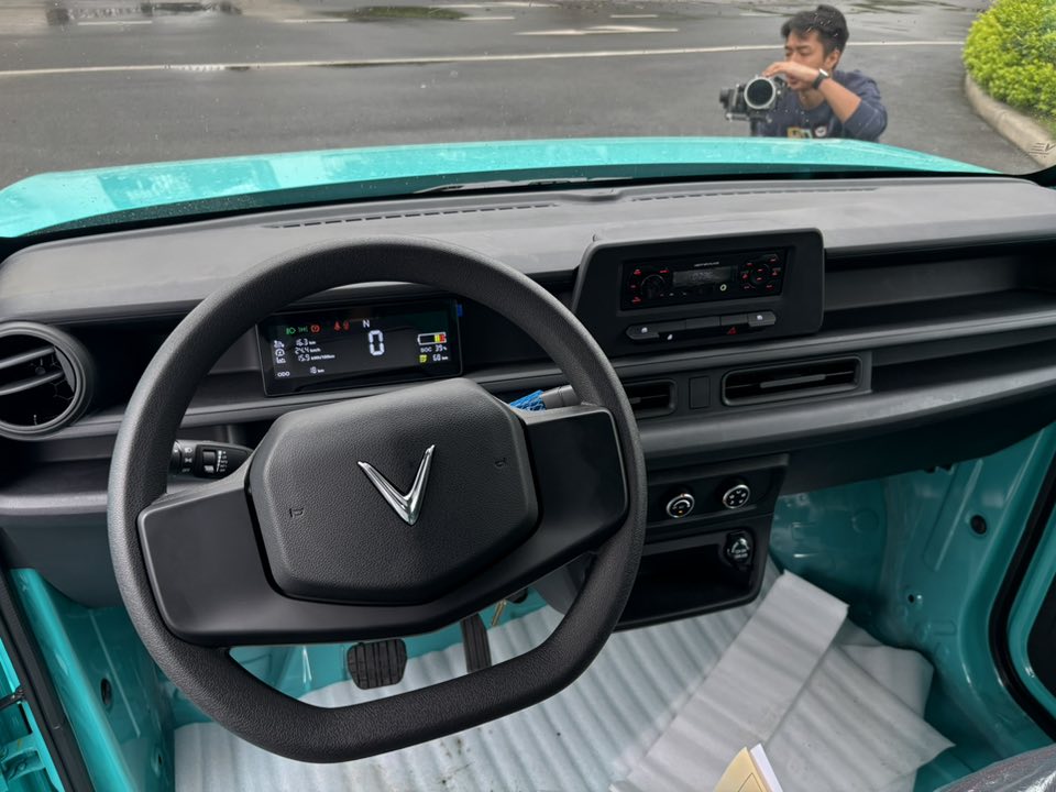 Vô-lăng 2 chấu không có phím bấm chức năng Vô-lăng 2 chấu kiểu đơn giản